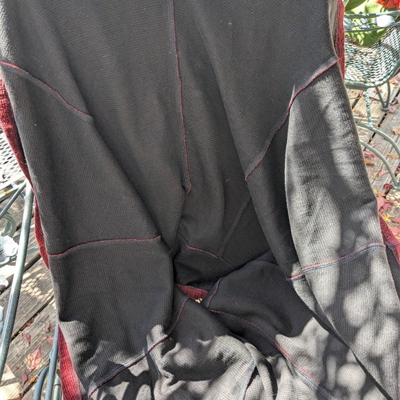 Deep Maroon ribbed fabric wide bell panel skirt - Picture 2 of 10